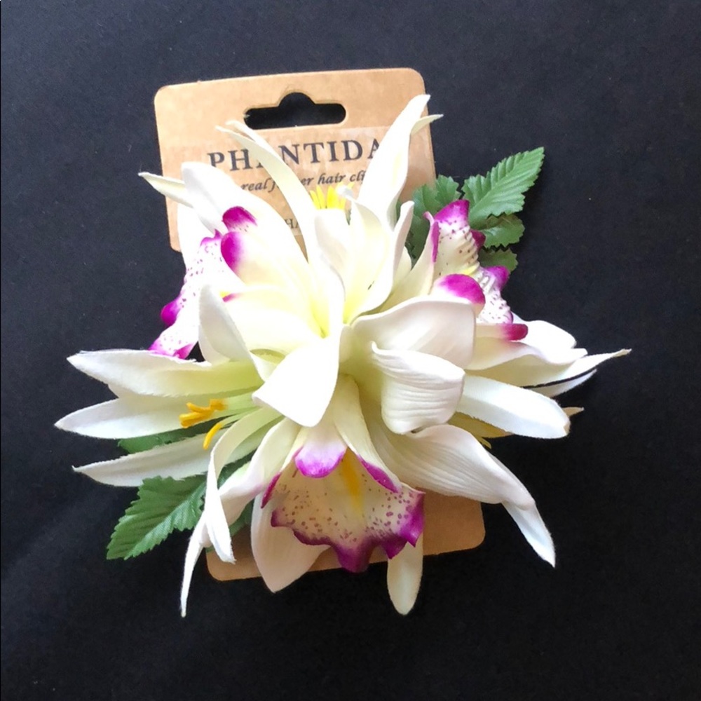 So Real Flower Hair Clip - Picture 5 of 5